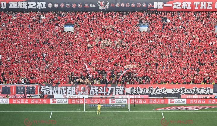 关于今晚成都蓉城调整名单以备欧超杯，回应争议环节打磨，引发热议，阵容厚度经受考验的信息